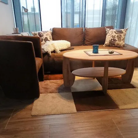 Haeuschen In Taddigshoern *