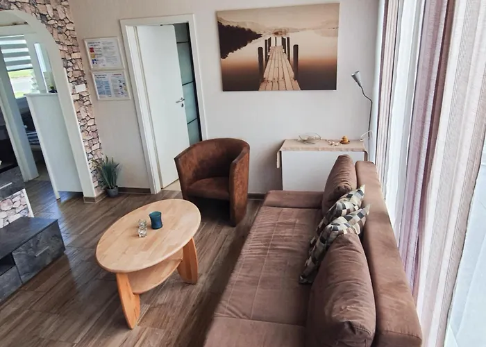 Haeuschen In Taddigshoern